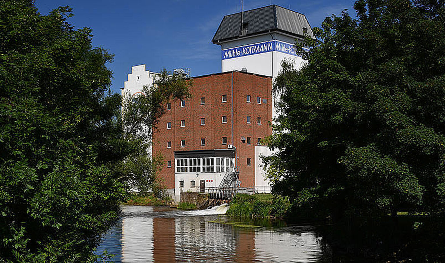 Mühle Kottmann Außensnsicht Industriegebäude